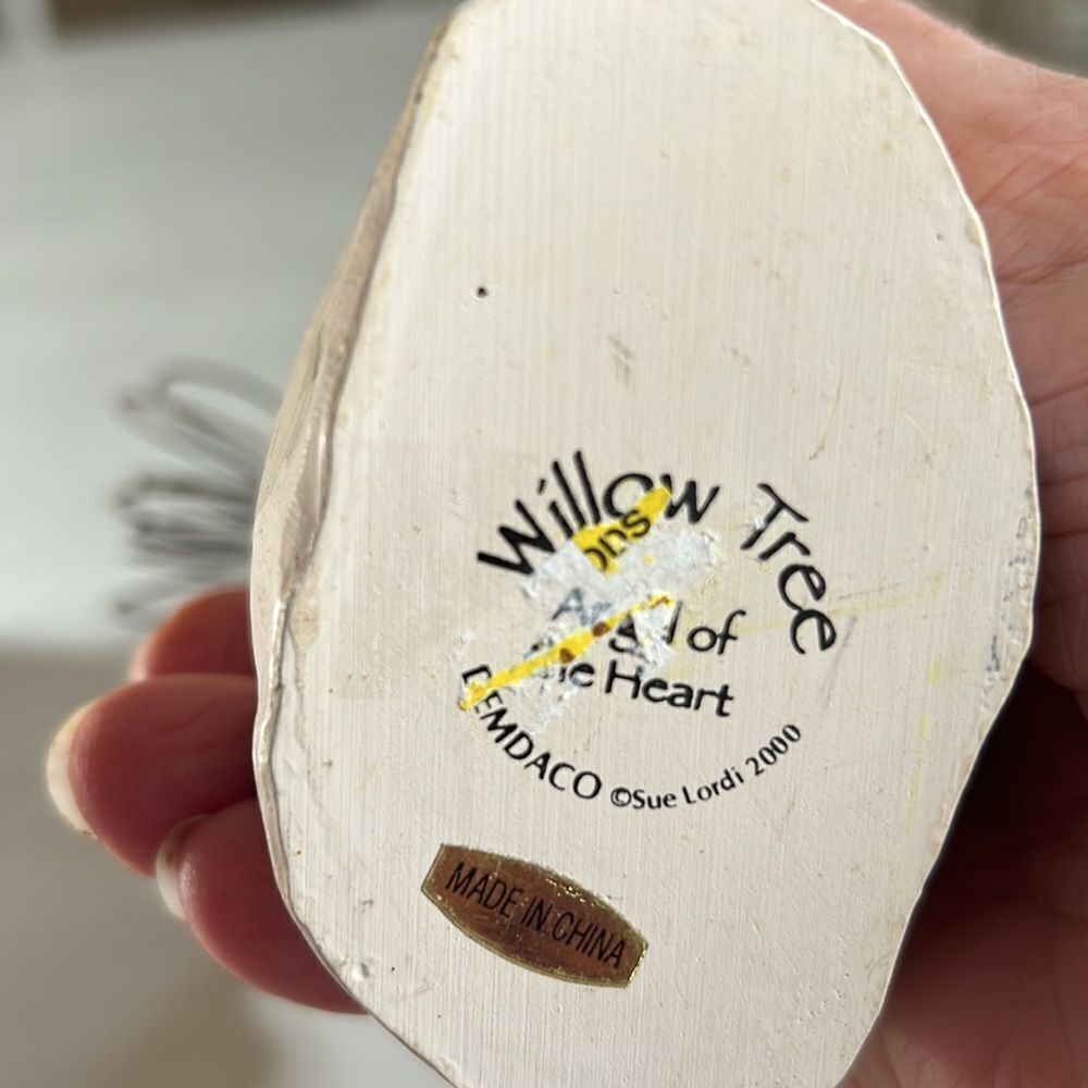Willow Tree Heart Angels - Picture 5 of 5